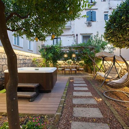 Amore Rentals - Appartamento Terrazza Tasso ซอร์เรนโต ภายนอก รูปภาพ