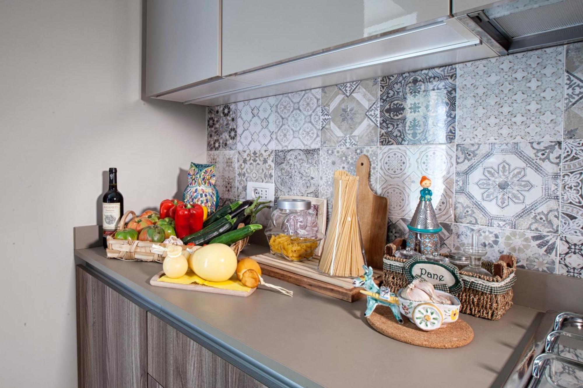 Amore Rentals - Appartamento Terrazza Tasso ซอร์เรนโต ภายนอก รูปภาพ