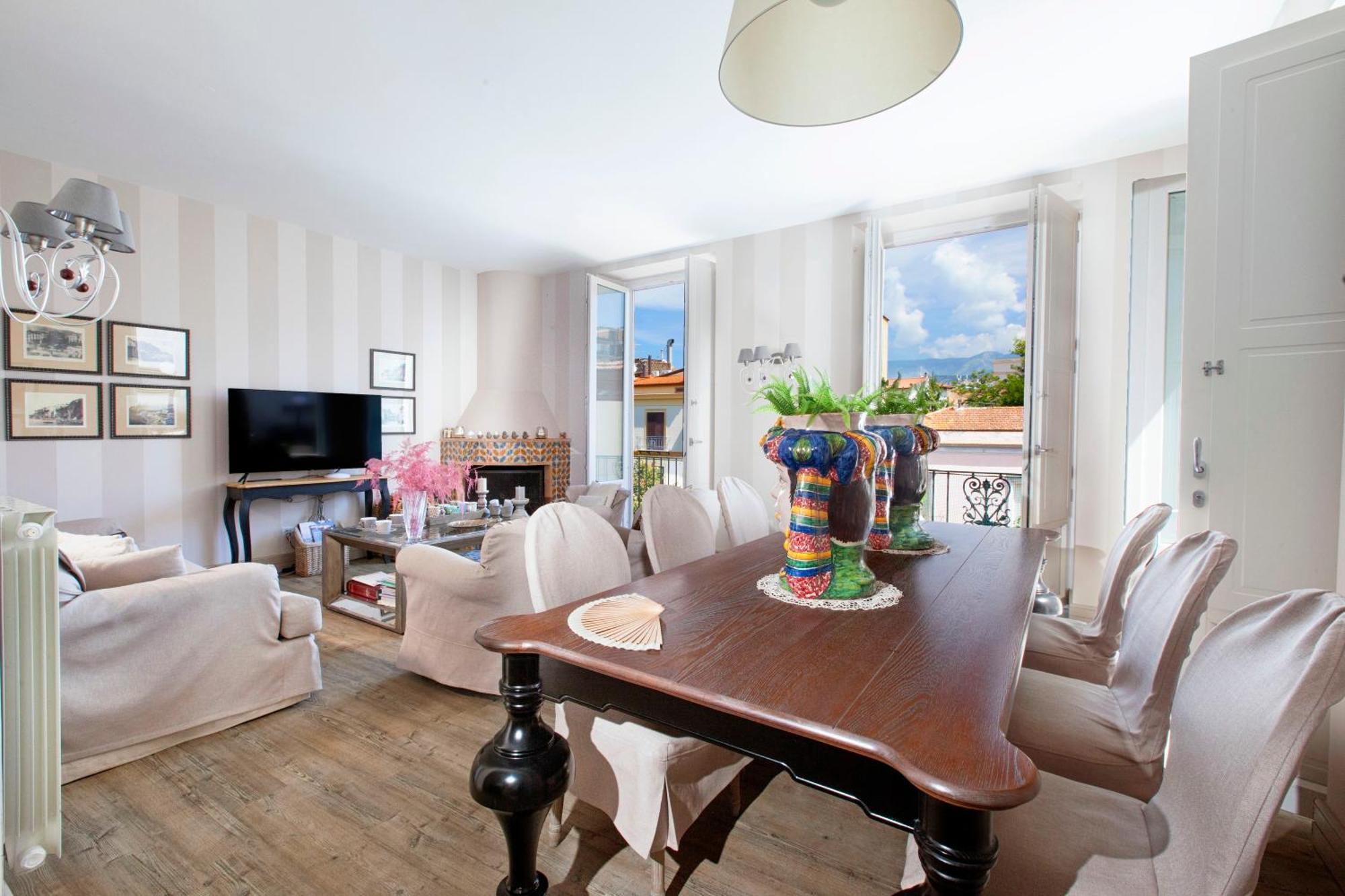 Amore Rentals - Appartamento Terrazza Tasso ซอร์เรนโต ภายนอก รูปภาพ