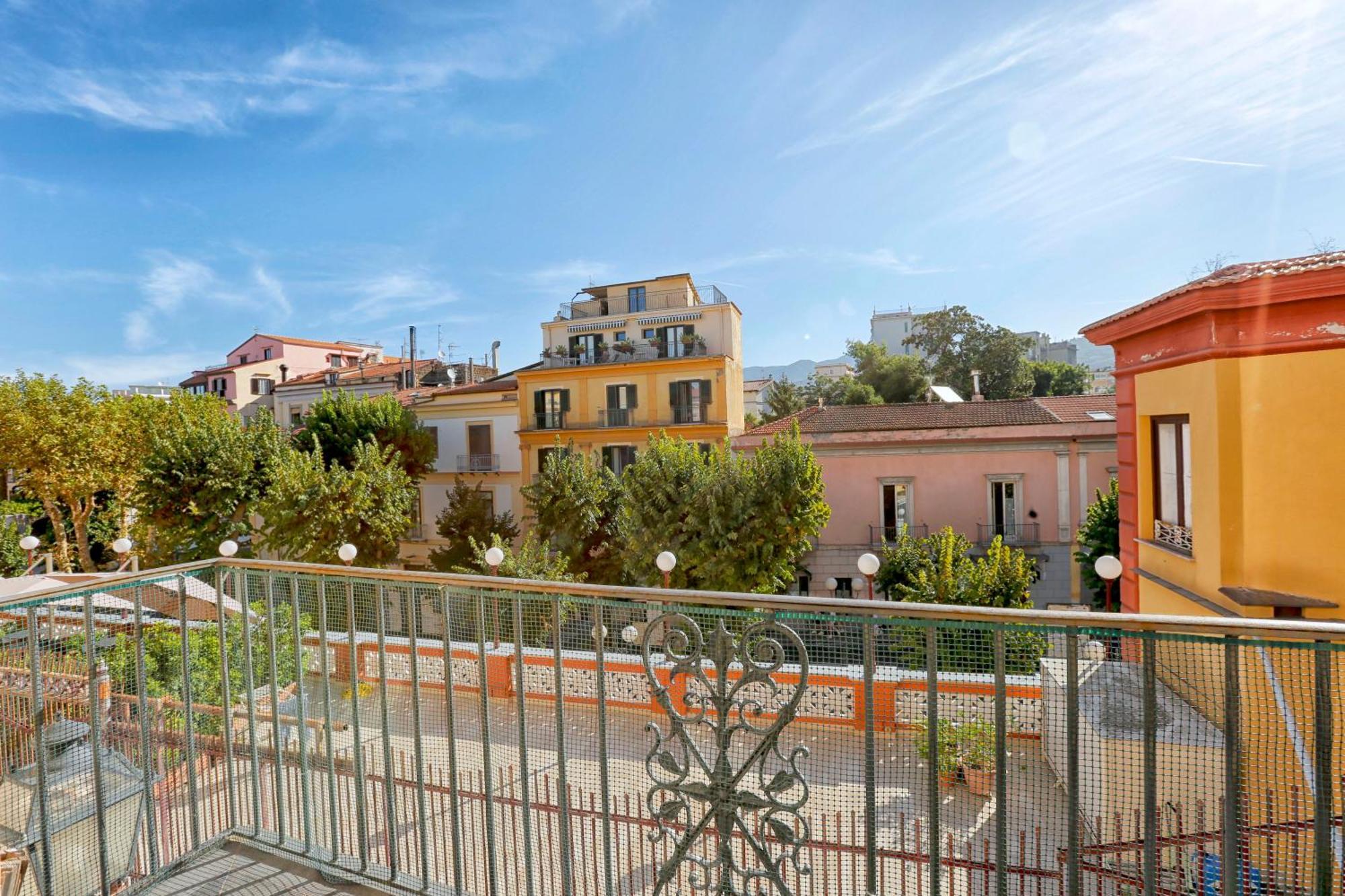 Amore Rentals - Appartamento Terrazza Tasso ซอร์เรนโต ภายนอก รูปภาพ