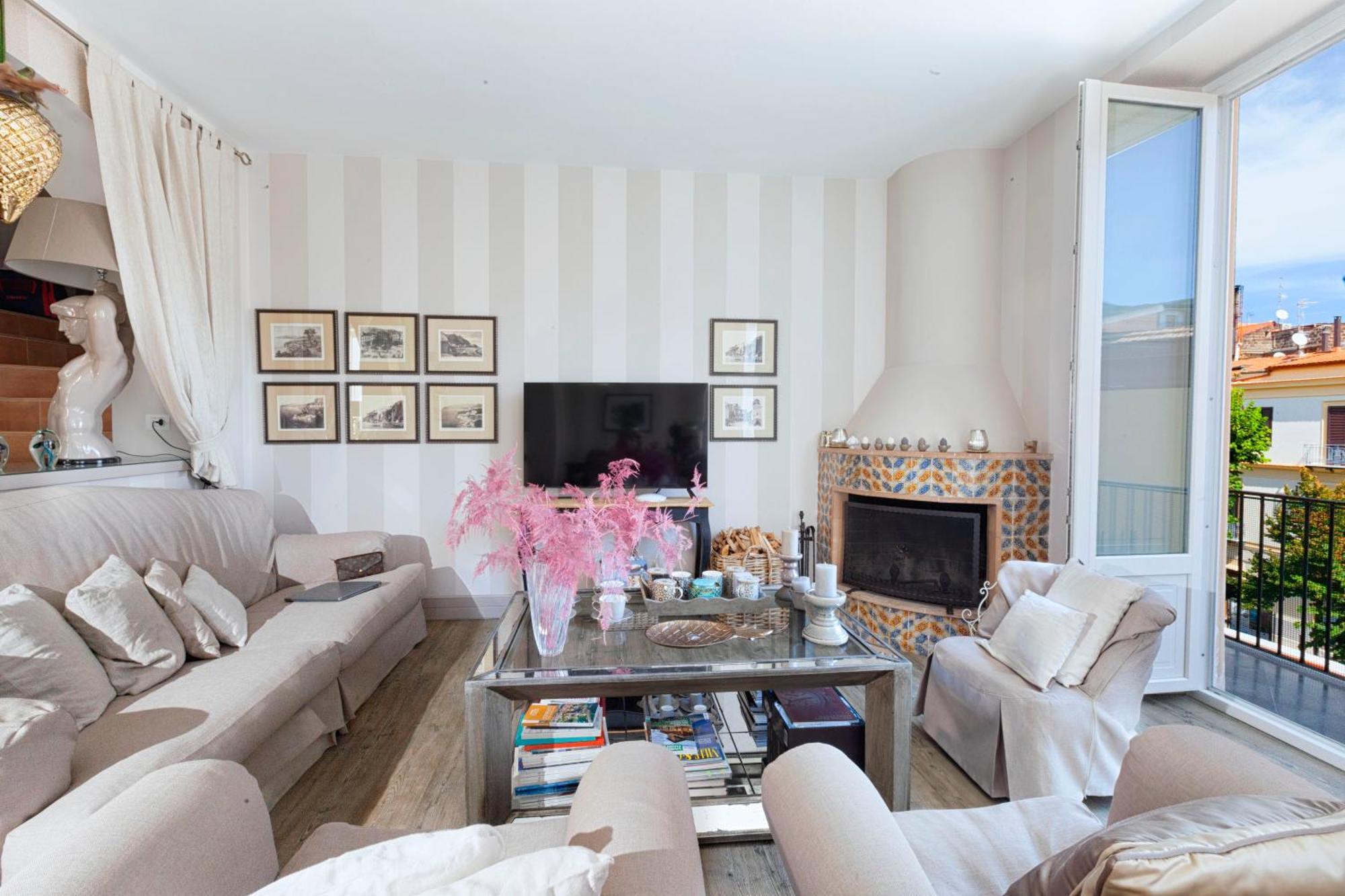 Amore Rentals - Appartamento Terrazza Tasso ซอร์เรนโต ภายนอก รูปภาพ
